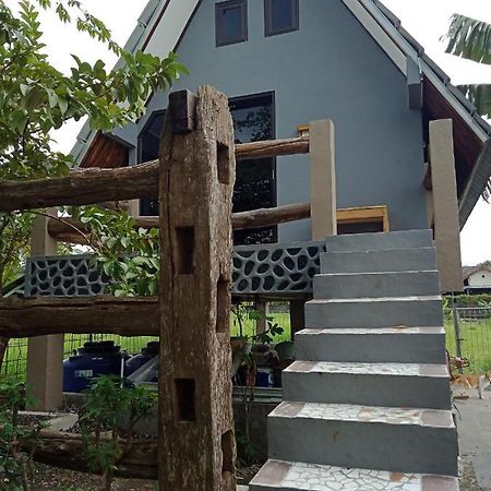 Joglopari Guesthouse Room 2 Bukan Untuk Pasangan Non Pasutri Tjepit Buitenkant foto